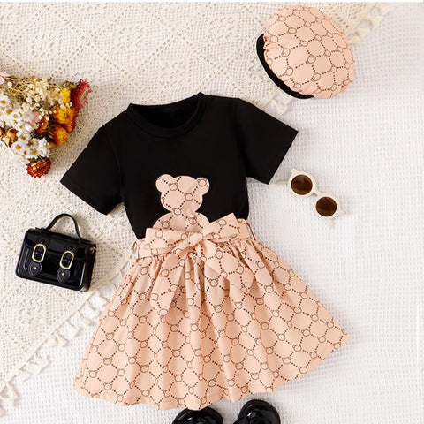 Chic Bear Print Dress & Beret Set – Designer-Inspired Look (4-7 Years) Chic Bear Print Dress & Beret Set – Designer-Inspired Look (4-7 Years)