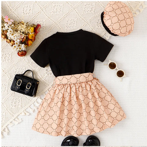 Chic Bear Print Dress & Beret Set – Designer-Inspired Look (4-7 Years) Chic Bear Print Dress & Beret Set – Designer-Inspired Look (4-7 Years)
