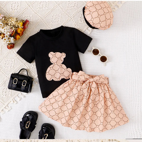 Chic Bear Print Dress & Beret Set – Designer-Inspired Look (4-7 Years) Chic Bear Print Dress & Beret Set – Designer-Inspired Look (4-7 Years)