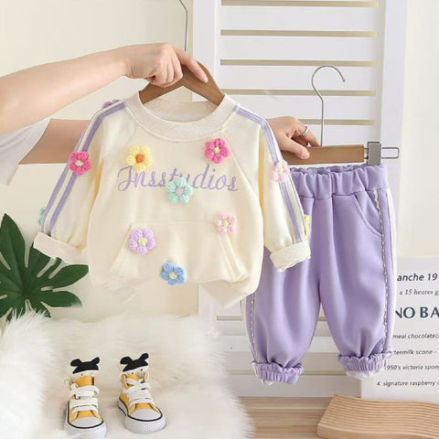 2-Piece Kids Flower Sweatshirt & Pants Set β Purple, Pink or Bordeaux (1-5 Years) 2-Piece Kids Flower Sweatshirt & Pants Set β Purple, Pink or Bordeaux (1-5 Years)